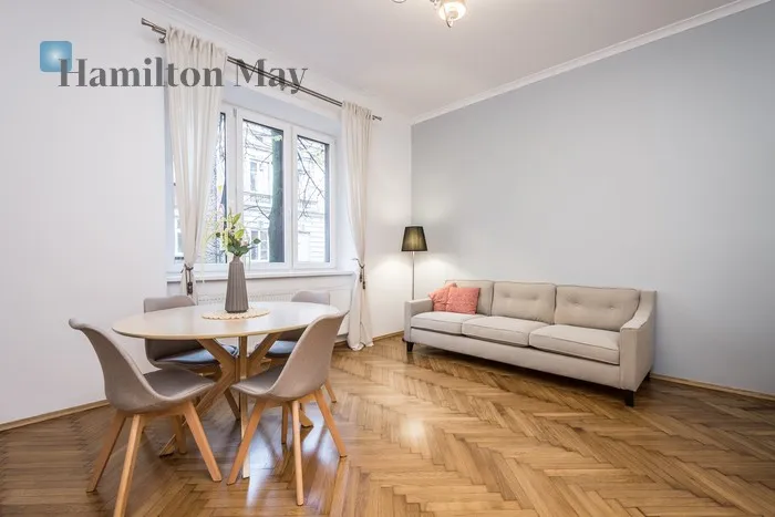 City: Kraków Street: Filarecka Region: Zwierzyniec Subregion: Salwator Distance to centre: 1.41 km Price: 4000 PLN Bedrooms: 3 Bathrooms: 1 Size: 65m2 Price/m2: 62 PLN - slider