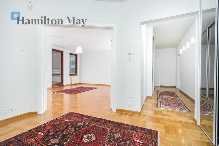 City: Warszawa Street: Łucka Region: Wola Subregion: Mirów Distance to centre: 1.7 km Level: 10 Price: 2720000 PLN Bedrooms: 4 Bathrooms: 3 Size: 123m2 - slider