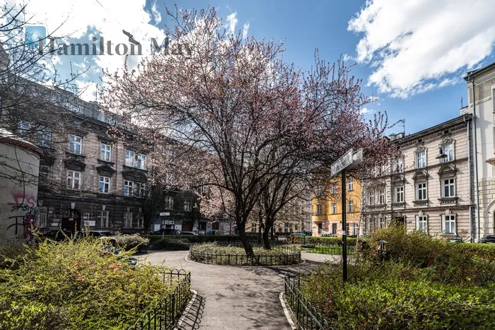 City: Kraków Street: Berka Joselewicza Region: Stare Miasto Subregion: Kazimierz Price: 9500000 PLN Bedrooms: null Bathrooms: null Size: 724m2 Price/m2: 13122 PLN - slider