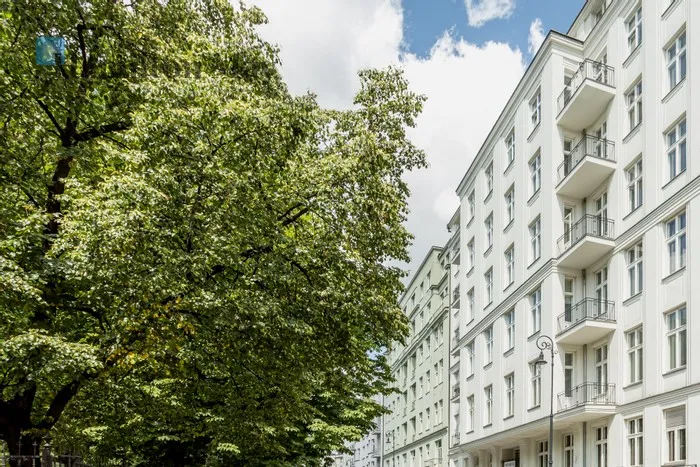 City: Warszawa Street: Stanisława Noakowskiego Region: Śródmieście Subregion: Śródmieście Południowe Distance to centre: 0.93 km Level: 3 Price: 5900000 PLN Bedrooms: 3 Bathrooms: 2 Size: 159m2 - slider