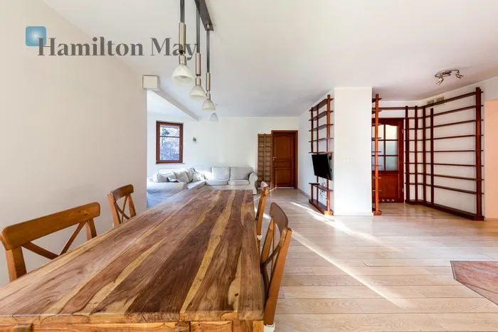 Street: aleja Lipowa Region: Krzyki Subregion: Borek Distance to centre: 3.17 km Level: 1 Price: 4700 PLN Bedrooms: 2 Bathrooms: 1 Size: 104m2 Price/m2: 45 PLN - slider