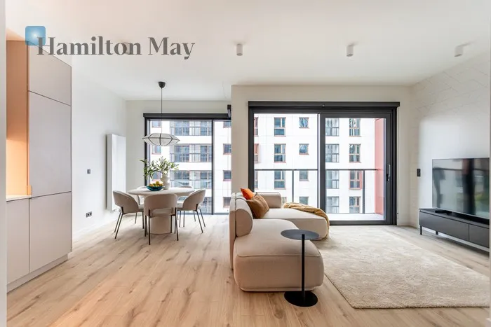 City: Warszawa Street: Prosta Region: Wola Subregion: Czyste Distance to centre: 1.94 km Level: 5 Price: 13500 PLN Bedrooms: 2 Bathrooms: 2 Size: 85m2 Price/m2: 159 PLN - slider