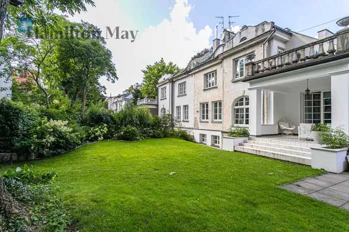 Region: Ochota Distance to centre: 1.48 km Price: 39000 PLN Bedrooms: 5 - slider