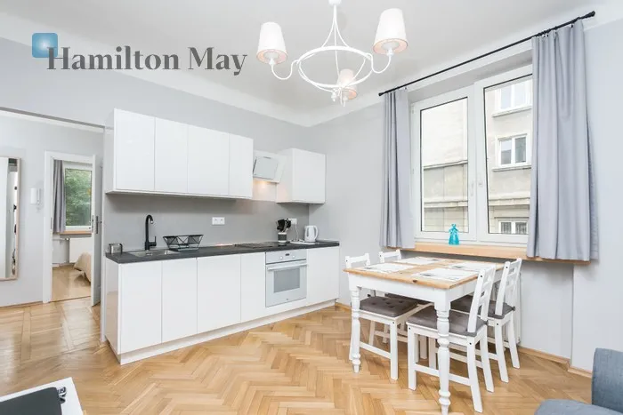 City: Warszawa Street: Elektoralna Region: Wola Subregion: Mirów Distance to centre: 1.6 km Level: 2 Price: 779000 PLN Bedrooms: 1 Bathrooms: 1 Size: 37m2 Price/m2: 21054 PLN - slider