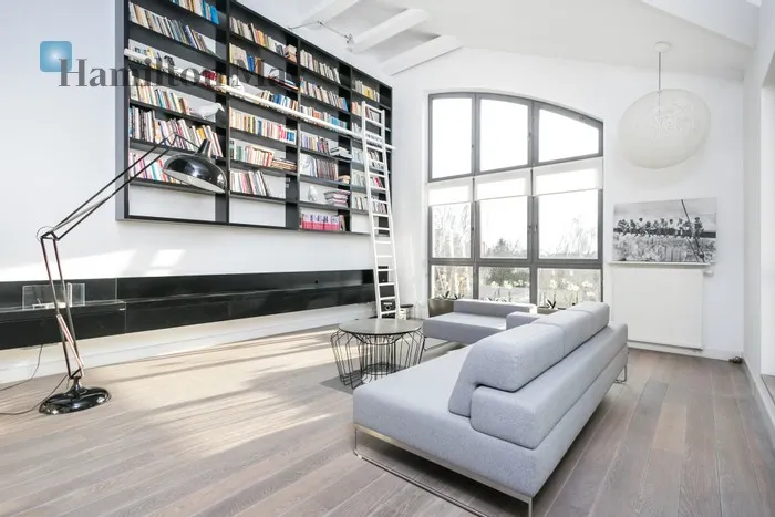 City: Warszawa Street: Niedźwiedzia Region: Mokotów Subregion: Służew Distance to centre: 6.02 km Level: 3 Price: 16500 PLN Bedrooms: 4 Bathrooms: 4 Size: 181m2 - slider