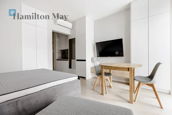 City: Warszawa Street: Targowa Region: Warszawa Distance to centre: 3.15 km Level: 2 Price: 2580 PLN Bedrooms: 0 Bathrooms: 1 Size: 28m2 Price/m2: 92 PLN - slider