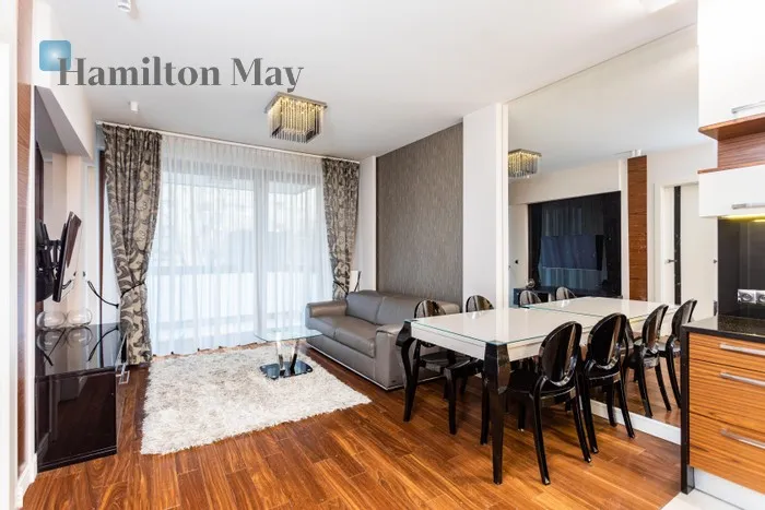 City: Warszawa Street: Ogrodowa Region: Wola Subregion: Mirów Distance to centre: 1.99 km Level: 1 Price: 4500 PLN Bedrooms: 1 Bathrooms: 1 Size: 52m2 Price/m2: 87 PLN - slider