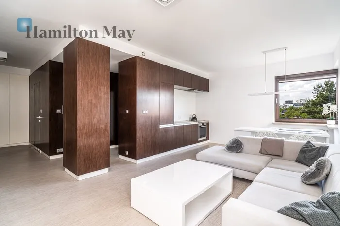 City: Kraków Street: Juliusza Lea Region: Bronowice Distance to centre: 3.46 km Level: 3 Price: 2700 PLN Bedrooms: 1 Bathrooms: 1 Size: 53m2 - slider