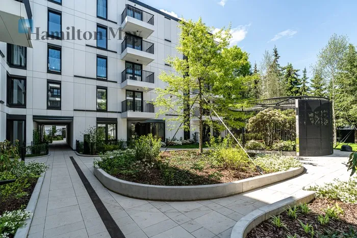 City: Kraków Street: Mogilska Region: Prądnik Czerwony Distance to centre: 3.29 km Level: 3 Price: 871200 PLN Bedrooms: 1 Bathrooms: 1 Size: 33m2 Price/m2: 26400 PLN - slider