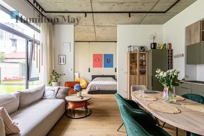 City: Warszawa Street: Krypska Region: Praga-Południe Subregion: Grochów Distance to centre: 5.31 km Price: 1100000 PLN Bedrooms: 1 Bathrooms: 1 Size: 70m2 Price/m2: 15714 PLN - slider