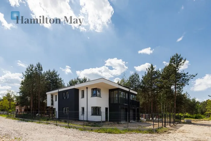Region: Mieszkowo Distance to centre: 22.1 km Price: 1350000 PLN Bedrooms: 4 Bathrooms: 3 Plot size: 533.5m2 - slider
