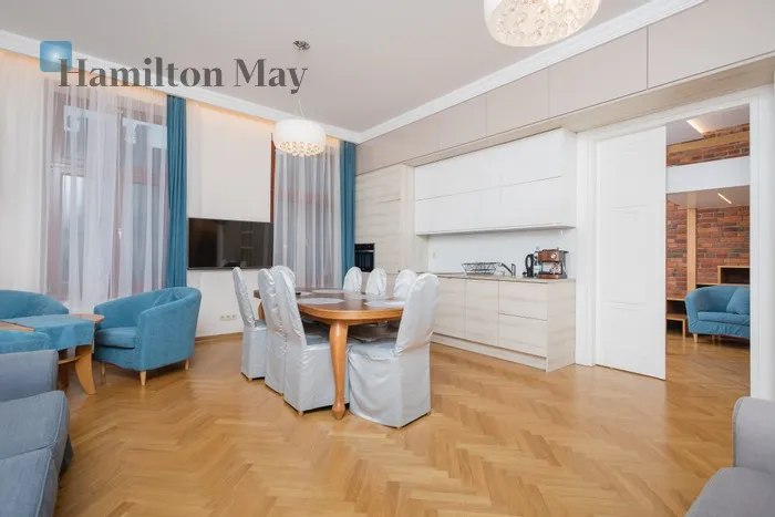 City: Kraków Street: Elizy Orzeszkowej Region: Stare Miasto Subregion: Stradom Distance to centre: 1.29 km Level: 3 Price: 6500 PLN Bedrooms: 2 Bathrooms: 2 Size: 86m2 Price/m2: 76 PLN - slider