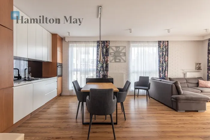 City: Warszawa Street: Radziwie Region: Wola Subregion: Młynów Distance to centre: 3.79 km Level: 5 Price: 6000 PLN Bedrooms: 2 Bathrooms: 1 Size: 62m2 Price/m2: 97 PLN - slider