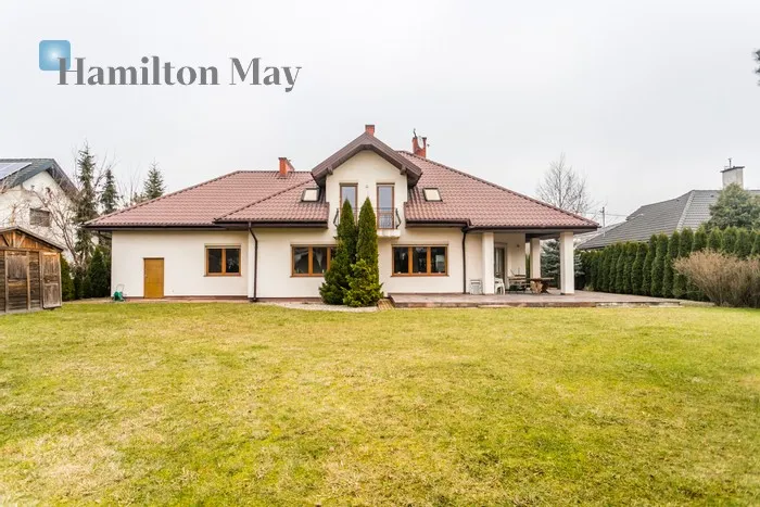 City: Marki Street: Długa Region: Struga Distance to centre: 1.91 km Price: 2990000 PLN Bedrooms: 5 Bathrooms: 3 Plot size: 1212m2 Price/m2: 8169 PLN - slider