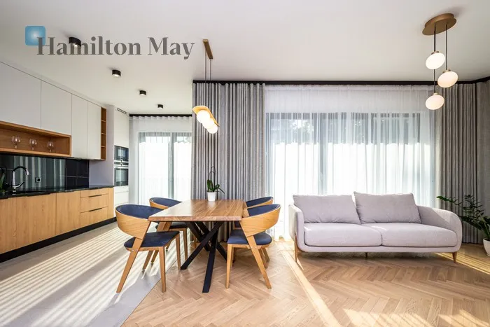 Region: Grzegórzki Distance to centre: 2.52 km Level: 5 Price: 6000 PLN Bedrooms: 1 Bathrooms: 1 Size: 61m2 - slider