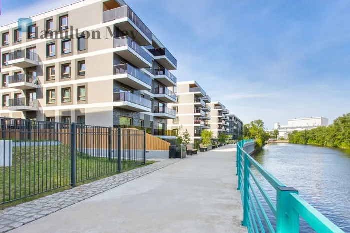 Region: Stare Miasto Distance to centre: 1.42 km Level: 3 Price: 1568820 PLN Bedrooms: 2 - slider