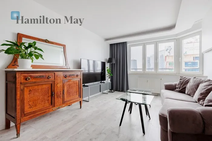 Street: Łucka Region: Wola Subregion: Mirów Distance to centre: 1.66 km Level: 24 Price: 6350 PLN Bedrooms: 2 Bathrooms: 1 Size: 71m2 Price/m2: 89 PLN - slider