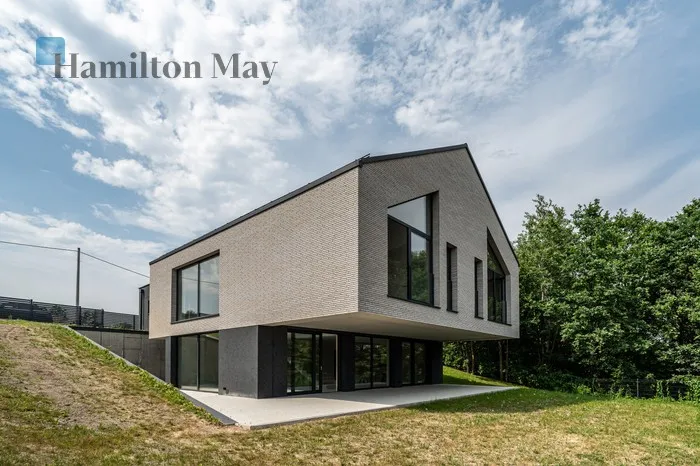 Region: Wola Radziszowska Price: 3650000 PLN Bedrooms: 4 Bathrooms: 3 Plot size: 5500m2 Price/m2: 13129 PLN - slider