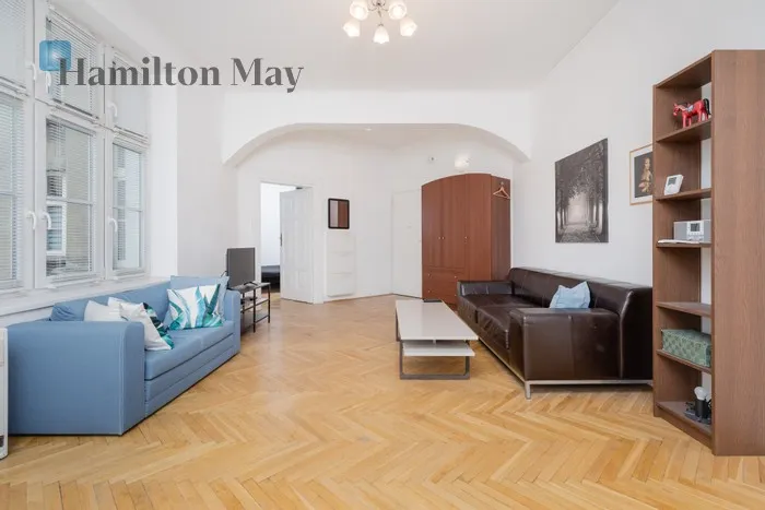 Street: Mikołaja Zyblikiewicza Region: Stare Miasto Distance to centre: 0.55 km Level: 3 Price: 3000 PLN Bedrooms: 1 Bathrooms: 1 Size: 52m2 - slider