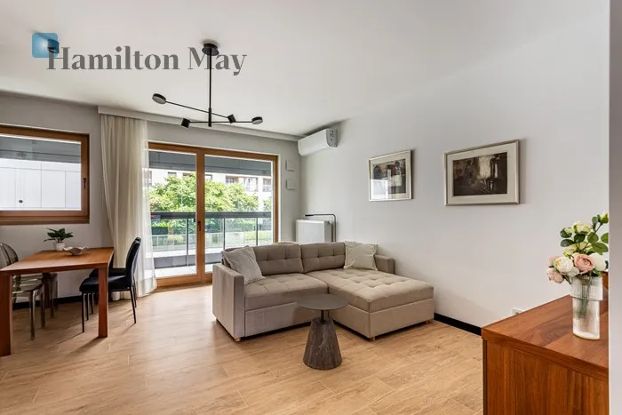 Level: 1 Price: 9500 PLN Bedrooms: 2 Bathrooms: 2 Size: 66m2 - slider
