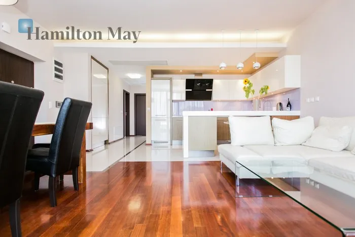 City: Kraków Street: Łobzowska Region: Stare Miasto Distance to centre: 0.78 km Level: 6 Price: 6500 PLN Bedrooms: 2 Bathrooms: 2 Size: 92.62m2 - slider