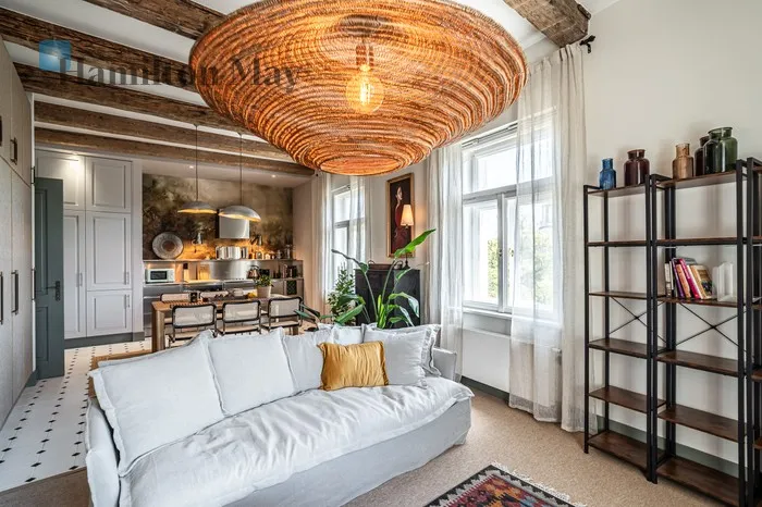 City: Kraków Street: plac Dominikański Region: Stare Miasto Distance to centre: 0.29 km Level: 4 Price: 6900 PLN Bedrooms: 1 Bathrooms: 2 - slider