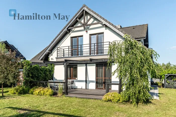 City: Włosań Street: Stolarska Region: Włosań Distance to centre: 15.76 km Price: 8500 PLN Bedrooms: 5 Bathrooms: 2 Plot size: 937m2 Price/m2: 51 PLN - slider