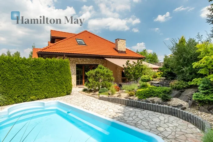 City: Krzywaczka Street: Krzywaczka Region: Krzywaczka Price: 2750000 PLN Bedrooms: 3 Bathrooms: 2 Plot size: 600m2 Price/m2: 11000 PLN - slider