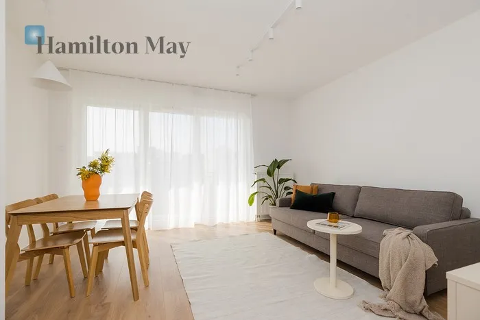 City: Warszawa Street: Żupnicza Region: Praga-Południe Subregion: Kamionek Distance to centre: 4.69 km Level: 1 Price: 1490000 PLN Bedrooms: 3 Bathrooms: 2 Size: 82.03m2 - slider