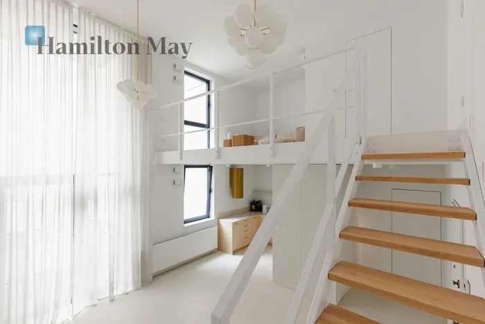 City: Warszawa Street: Targowa Region: Praga-Północ Subregion: Stara Praga Distance to centre: 2.99 km Level: 2 Price: 1350000 PLN Bedrooms: 1 Bathrooms: 2 Size: 35m2 Price/m2: 38571 PLN - slider