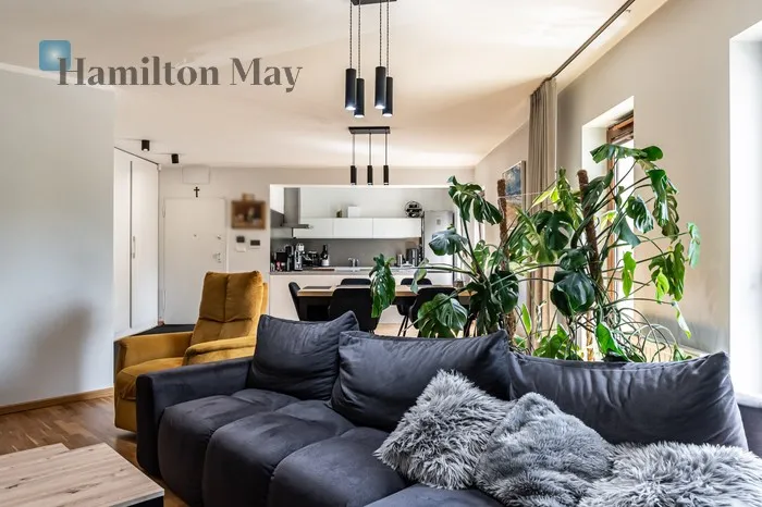 Street: Kazimierza Pułaskiego Region: Dębniki Distance to centre: 1.47 km Level: 1 Price: 6700 PLN Bedrooms: 4 Bathrooms: 2 Size: 164m2 Price/m2: 41 PLN - slider
