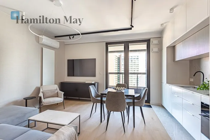 City: Warszawa Street: Grzybowska Region: Wola Subregion: Mirów Distance to centre: 1.32 km Level: 14 Price: 11000 PLN Bedrooms: 2 Bathrooms: 2 Size: 68m2 Price/m2: 162 PLN - slider