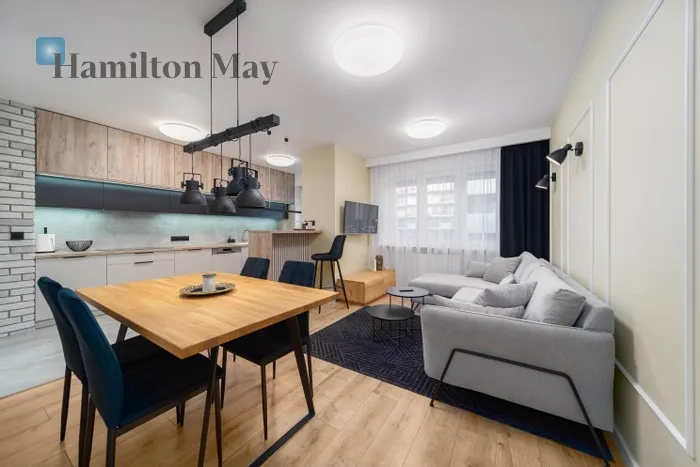 City: Kraków Street: Bartosza Głowackiego Region: Bronowice Distance to centre: 2.95 km Level: 1 Price: 4200 PLN Bedrooms: 2 Bathrooms: 2 Size: 82m2 Price/m2: 51 PLN - slider