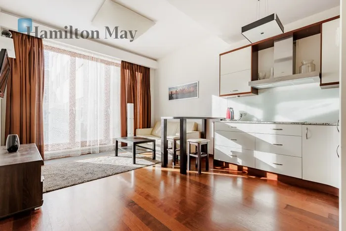 City: Warszawa Street: Piękna Region: Śródmieście Subregion: Śródmieście Południowe Distance to centre: 0.87 km Level: 2 Price: 4750 PLN Bedrooms: 1 Bathrooms: 1 Size: 47m2 Price/m2: 101 PLN - slider