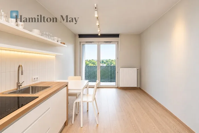 Street: Żołnierska Region: Podgórze Distance to centre: 4.33 km Level: 4 Price: 3200 PLN Bedrooms: 1 Bathrooms: 1 Size: 34m2 Price/m2: 94 PLN - slider