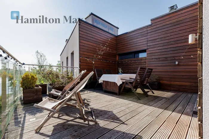 Street: Krzyżówki Region: Białołęka Subregion: Żerań Distance to centre: 8.69 km Level: 3 Price: 12000 PLN Bedrooms: 3 Bathrooms: 2 Size: 130m2 Price/m2: 92 PLN - slider