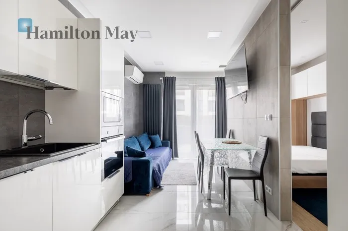 City: Kraków Street: Rakowicka Region: Stare Miasto Distance to centre: 1.61 km Price: 3000 PLN Bedrooms: 1 Bathrooms: 1 Size: 38m2 Price/m2: 79 PLN - slider