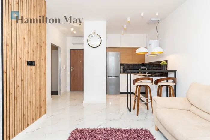 City: Kraków Street: Orawska Region: Podgórze Distance to centre: 2.33 km Level: 5 Price: 3200 PLN Bedrooms: 1 Bathrooms: 1 - slider