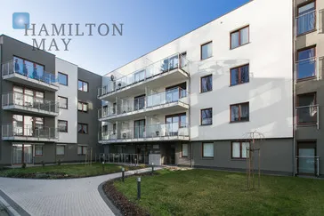 City: Kraków Street: Henryka Wieniawskiego Region: Prądnik Czerwony Distance to centre: 3 km Level: 2 Price: 2900 PLN Bedrooms: 1 Bathrooms: 1 Size: 57m2 - slider