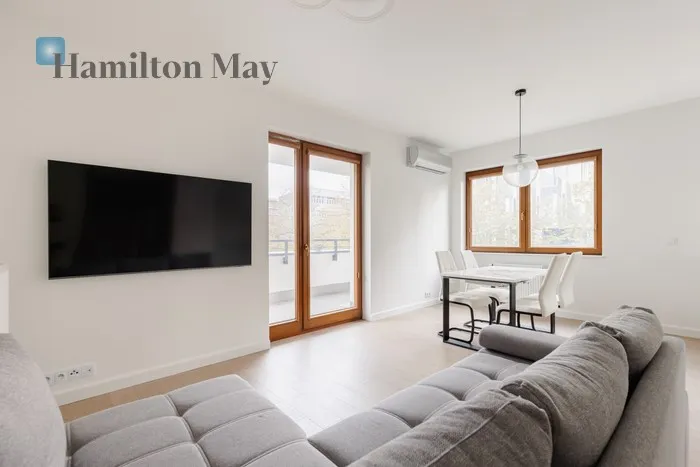 City: Warszawa Street: Konstruktorska Region: Mokotów Subregion: Służewiec Distance to centre: 5.09 km Level: 1 Price: 7000 PLN Bedrooms: 2 Bathrooms: 1 Size: 65.47m2 - slider
