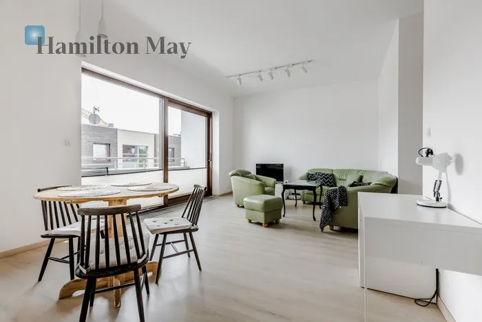 City: Warszawa Street: Bluszczańska Region: Mokotów Subregion: Siekierki Distance to centre: 4.39 km Level: 2 Price: 1495000 PLN Bedrooms: 2 Bathrooms: 1 Size: 71m2 Price/m2: 21056 PLN - slider