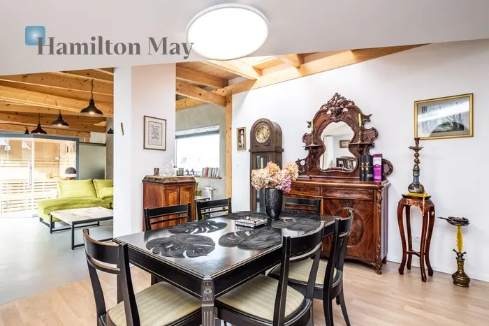 City: Kraków Street: Józefa Dietla Region: Stare Miasto Distance to centre: 0.87 km Level: 4 Price: 1960000 PLN - slider