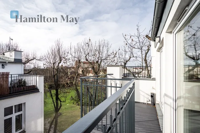 Region: Stare Miasto Distance to centre: 0.87 km Level: 4 Price: 2260000 PLN Bedrooms: 2 Bathrooms: 1 Size: 81m2 Price/m2: 27901 PLN - slider