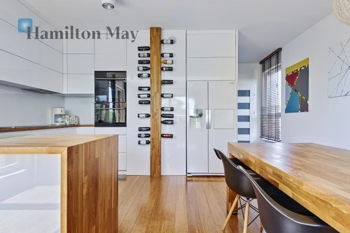 City: Warszawa Street: Krzyżówki Region: Białołęka Subregion: Żerań Distance to centre: 8.69 km Level: 3 Price: 12000 PLN Bedrooms: 3 Bathrooms: 2 - slider