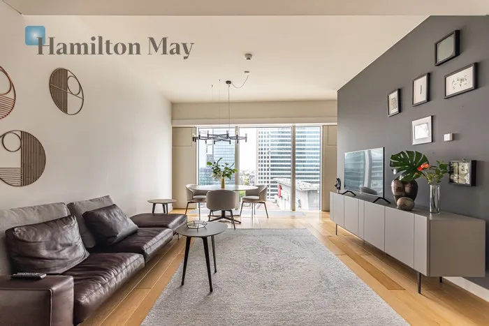 City: Warszawa Street: Złota Region: Śródmieście Subregion: Śródmieście Północne Distance to centre: 0.65 km Level: 19 Price on application: true Bedrooms: 1 Bathrooms: 1 Size: 80m2 Price/m2: 234 PLN - slider