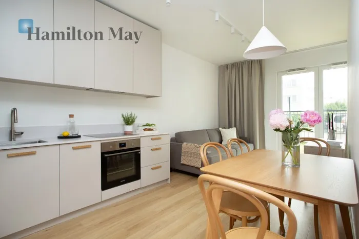 City: Kraków Street: Myśliwska Region: Podgórze Subregion: Płaszów Distance to centre: 4.69 km Price: 897000 PLN Bedrooms: 2 Bathrooms: 1 Size: 53.78m2 - slider