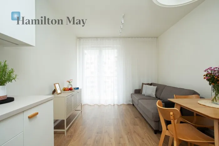 City: Kraków Street: Bolesława Orlińskiego Region: Czyżyny Distance to centre: 5.03 km Level: 2 Price: 655000 PLN Bedrooms: 1 Bathrooms: 1 Size: 35.97m2 - slider
