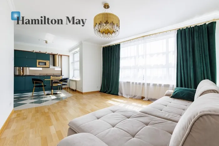 City: Warszawa Street: aleja Jana Pawła II Region: Śródmieście Distance to centre: 3.31 km Level: 14 Price: 1300000 PLN Bedrooms: 1 Bathrooms: 1 Size: 49.9m2 Price/m2: 26052 PLN - slider