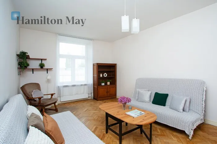 Street: Halicka Region: Stare Miasto Subregion: Kazimierz Distance to centre: 1.62 km Level: 1 Price: 1100000 PLN Bedrooms: 2 Bathrooms: 1 Size: 62.9m2 Price/m2: 17488 PLN - slider