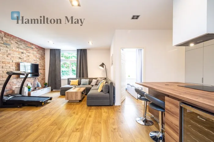 City: Kraków Street: Józefitów Region: Krowodrza Distance to centre: 1.39 km Level: 1 Price: 1900000 PLN Bedrooms: 2 Bathrooms: 2 - slider